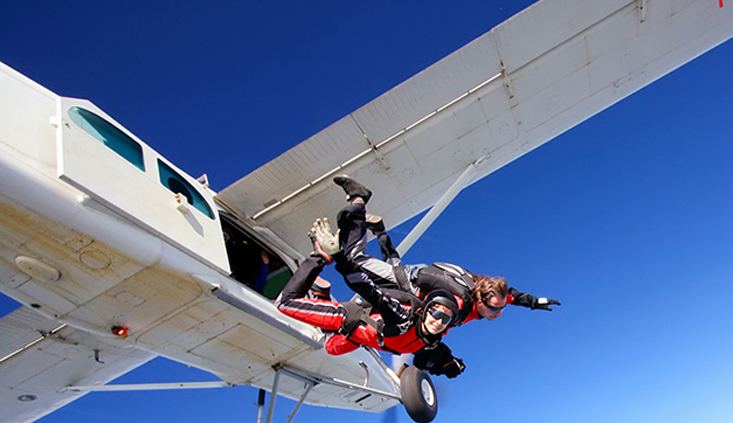 Jumping into the world of skydiving Jumping into the world of skydiving
